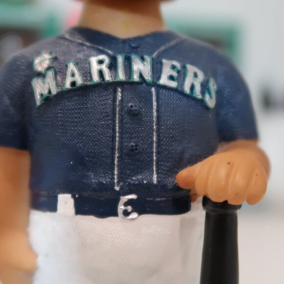 2001 Ichiro Suzuki #51 Seattle Mariners MLB Bobblehead (no box) - Picture 3 of 8